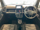 インパネは視界も良好で運転しやすい設計です!小回りが利くから、運転が苦手でも狭い路地や駐車場でも運転しやすいです。