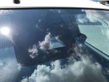 【エマージェンシーブレーキ】衝突回避支援システムで、前方の状況を監視し、車両や歩行者との衝突回避・衝突による被害軽減を支援してくれる装備です!