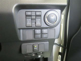 便利な両側パワースライドドア。降車時に運転席のスイッチを押して予約すれば、電子キーを持って近づくだけでドアが自動で開く「ウェルカムオープン機能」も使用できます!