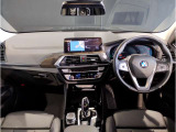 ☆センターパネルを運転席側に僅かに傾けたBMW独特のインパネ☆【駆け抜ける歓び】はここからもスタートしております☆