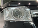 LEDヘッドライトは、点灯の瞬間から最大光量を発揮し、突然暗くなるトンネルなどでの安定感を高めます。
