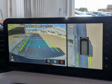 目視できないフードで隠れた路面の映像を表示するインビジブルフードビューが搭載されております