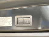 【パワーバックドア】スマートキーや運転席のボタンを押すだけでリアゲートが自動で開閉します!荷物を持っている時や、高い位置にあるバックドアを閉める際に便利な機能です♪