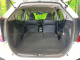 普段のお買い物や通勤、送迎等に十分な荷室スペースを確保しております。セカンドシートを倒すと、大きな荷物の積載も可能です♪