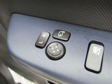 駐車時や狭い道でのすれ違い時に気を使うミラー。電動格納式ドアミラーはそんな時に便利です。