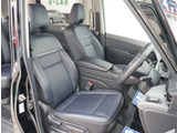お車選びをお楽しみ頂けるよう、在庫車の展示スペースを十分に確保しております。