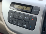 ■オートエアコン■温度を設定するだけで、エアコンが自動で、温度や風量、モードコントロールをきめ細かく調整します。難しい操作は必要なし!運転の最中に細かい設定をしなくてもよいのは安全運転にも繋がります!