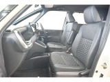 【運転席】座った感覚は一番重要ですよね。シートの座り心地や前方の視界、車内空間など是非ご来店頂き実際に座って触って体感して下さい。