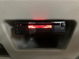 高速道路に乗るときは必需品です。有料道路の料金をキャシュレス ノンストップで通過できます。ETCカードは現在使用中のもので大丈夫です。