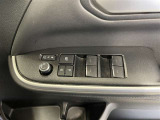 パワーウィンドウスイッチで運転席から全席の窓の開閉ができます♪
