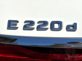 E220dエンブレム