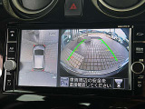 アラウンドビューモニター搭載で運転席からクルマの前後左右の状況を確認できます。
