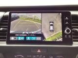 マルチビューカメラが周囲をしっかり映してくれるから、駐車が苦手でも安心。見えにくい場所もひと目でわかり、落ち着いて操作できます。