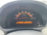 整備スタッフは国家資格を持つプロの整備士です。車検の受入/中間/完成検査と保安基準発行のすべても自社で行います。