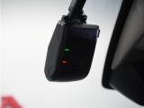 ◆ドライブレコーダー◆映像・音声などを記録する自動車用の装置です。 もしもの事故の際の記録はもちろん、旅行の際の思い出としてドライブの映像を楽しむことができます。