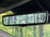 【デジタルインナーミラー】後席の大きな荷物や同乗者で後方が確認しづらい時でも安心!カメラが撮影した車両後方の映像をルームミラー内に表示。クリアな視界で状況の確認が可能です!