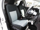 【内装】アクアの車内です♪もちろん、フロアマットもついてますよ〜!