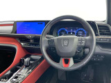運転席まわりです。 各操作スイッチは使いやすい位置に配置されてます。