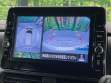 【アラウンドビューモニター】専用のカメラにより、上から見下ろしたような視点で360度クルマの周囲を確認することができます☆死角部分も確認しやすく、狭い場所での切り返しや駐車もスムーズに行えます。