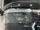 LEDヘッドライトは、点灯の瞬間から最大光量を発揮し、突然暗くなるトンネルなどでの安定感を高めます。