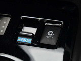 e-Pedalを採用していますので発進から停止までの速度調節はアクセルペダルだけで可能です。
