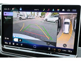 【アラウンドビューカメラ(Area View)】4台のカメラを駆使して、運転席から確認しづらい周囲の状況をディスプレイに表示。