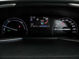 運転に役立つ情報を分かりやすく表示するマルチインフォメーションディスプレイを中央に配したとても見やすいメーター
