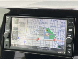 日産純正メモリーナビ付きで、遠くのお出かけの心強い味方です♪Bluetooth,CD装備で色々な音楽ソースが楽しめ直感的に操作できるタッチパネル♪