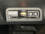 ハンドルの左下にETC2.0がついています。高速道路の料金所の通過も楽々です。カードの取り出しもしやすい場所についています。