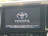 【純正ナビ】人気の純正ナビを装備しております。ナビの使いやすさはもちろん、オーディオ機能も充実!キャンプや旅行はもちろん、通勤や買い物など普段のドライブも楽しくなるはず♪