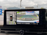 【アラウンドビューモニター】専用のカメラにより、上から見下ろしたような視点で360度クルマの周囲を確認することができます☆死角部分も確認しやすく、狭い場所での切り返しや駐車もスムーズに行えます。
