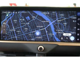 スマホやiPhoneと連携し、対応アプリを表示させて使うコネクティッドナビ対応ディスプレイオーディオPlus。ワイドで見やすいディスプレイはフルセグTV対応です。ナビ連動のETC2.0を搭載しています