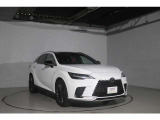 レクサスCPOでは、購入時の車両価格の中に1回の法定点検、その際のオイル交換の費用まで含まれております。購入後のサポートもお任せください。