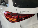 当店でお車をご購入のお客様はオーナー様専用保険「メルセデス・ベンツブランド保険」にご加入頂けます。飛来物によるフロントガラス破損やパンクによるタイヤ交換の際に、修理費用の一部をご負担致します。
