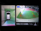 アラウンドビューモニターで車庫入れも空から見ている様に駐車できラクラクです。