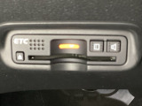 ハンドルの左下にETCがついています。高速道路の料金所の通過も楽々です!。 カードの取り出しもしやすい場所についています。