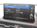 ナビゲーションはホンダコネクトディスプレイを装着しております。AM、FM、Bluetooth、フルセグTVがご使用いただけます。初めて訪れた場所でも道に迷わず安心ですね!