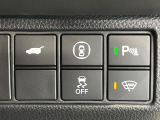 【パワーバックドア】スマートキーや運転席のボタンを押すだけでリアゲートが自動で開閉します!荷物を持っている時や、高い位置にあるバックドアを閉める際に便利な機能です♪