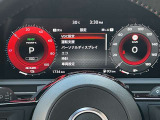 アドバンスドドライブアシストディスプレイはモーター出力、エネルギーフロー、バッテリー残量、ドライビングコンピューター機能、時計、サービスインターバルなどが表示されます。