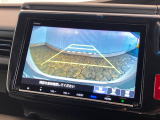 【バックカメラ】リバースにするだけで映ります、後方の安全確認や、狭い駐車場での車庫入れ、雨の日や夜間など視界の悪い時に便利です!安全にバックする為には欠かせない装備です。