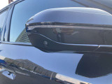 【BMWミラー】視認性の高いスタイリッシュなミラー。自動防眩機能も付いており夜間のドライビングをサポートします。