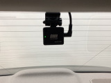 後方にもドライブレコーダーのカメラ(社外品)が付いています。前後両方でお車の周りを監視・記録いたします。