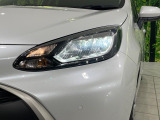 【LEDヘッドライト】悪天候や夜間走行時も良好な視界を確保し安心して運転できる高輝度LEDヘッドライトを装備!点灯速度が早く、消費電力も抑えられています。