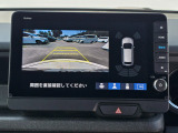 駐車時の安全確認をサポートするバックカメラも使用できます。