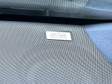 【マークレビンソンプレミアムサウン】メーカーオプションの高品位サウンドシステムを搭載。専用のチューニングが施された大小様々なスピーカーから良質なサウンドが奏でられ、臨場感あふれる音響空間を演出します。