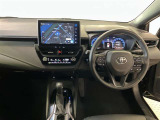 運転席周りのレイアウトをご覧ください。ナビゲーションが綺麗に装着されすっきり収まってますね!
