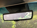 【デジタルインナーミラー】後席の大きな荷物や同乗者で後方が確認しづらい時でも安心!カメラが撮影した車両後方の映像をルームミラー内に表示。クリアな視界で状況の確認が可能です!