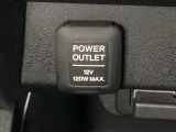 アクセサリーソケットはUSBのアダプターなどをつければ、スマホの充電にも使えます。
