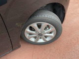 155/65R14タイヤ+純正アルミホイールです。スタッドレスタイヤや各種オプションのご注文も承っております(^^)!