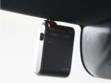 ◆ドライブレコーダー◆映像・音声などを記録する自動車用の装置です。 もしもの事故の際の記録はもちろん、旅行の際の思い出としてドライブの映像を楽しむことができます。
